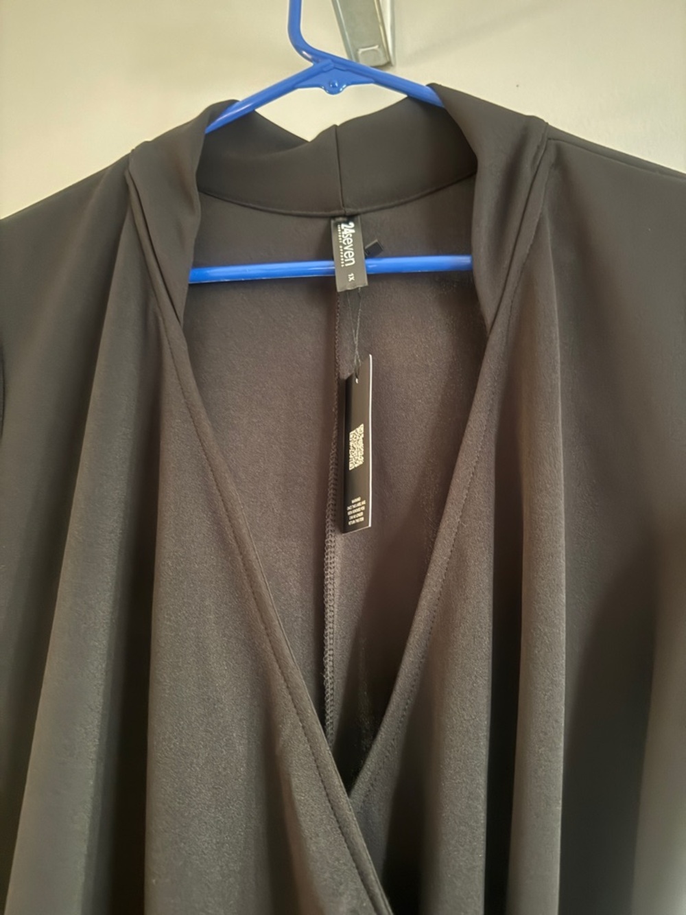 NWT Black Mock Wrap Dress 1X V-Neck Cap Sleeve Travel - Picture 9 of 12